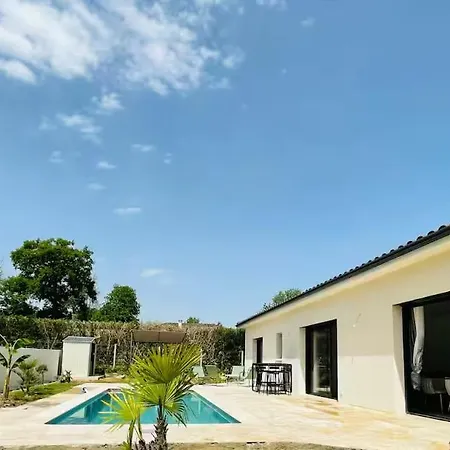 Maison Moderne Avec Piscine Holiday home *