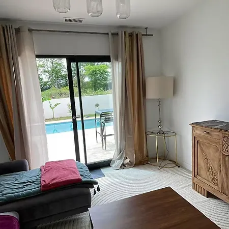Maison Moderne Avec Piscine *