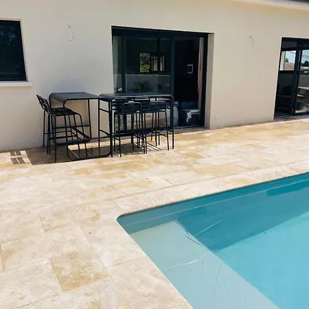 Maison Moderne Avec Piscine Holiday home